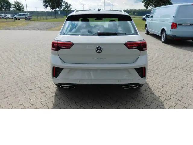 Volkswagen T-Roc view 4
