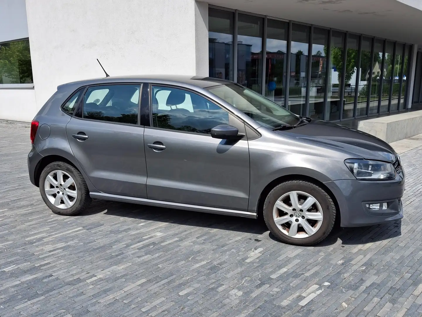 Volkswagen Polo Polo 1.2 Life Gris - 2