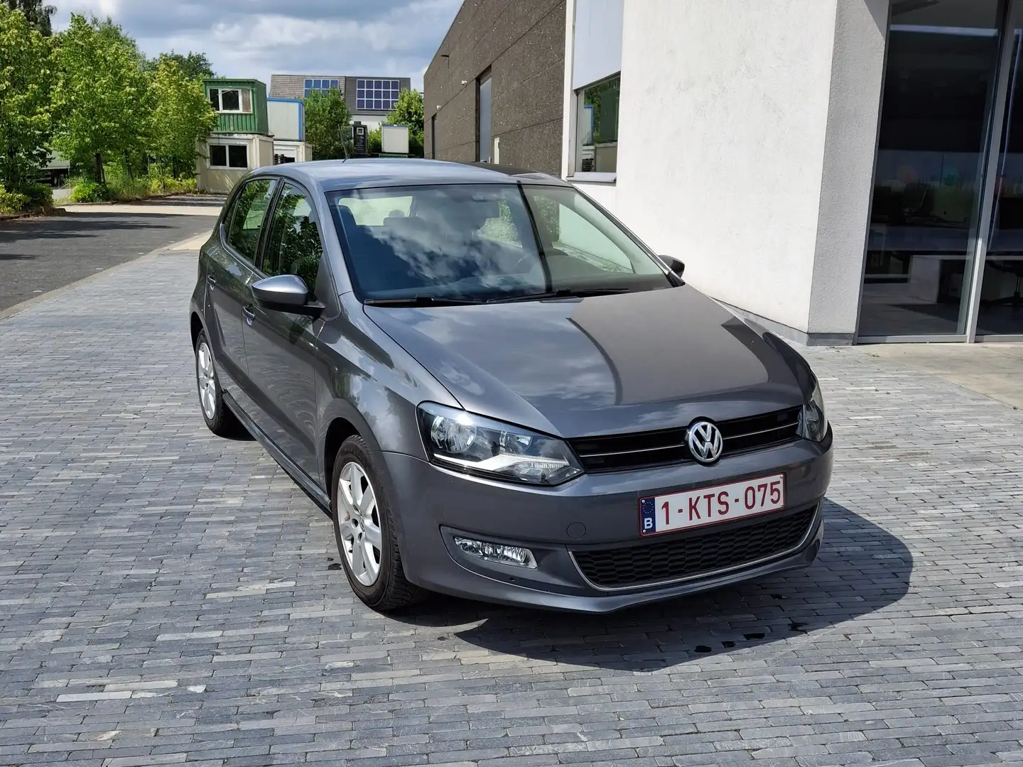 Volkswagen Polo Polo 1.2 Life Gris - 1