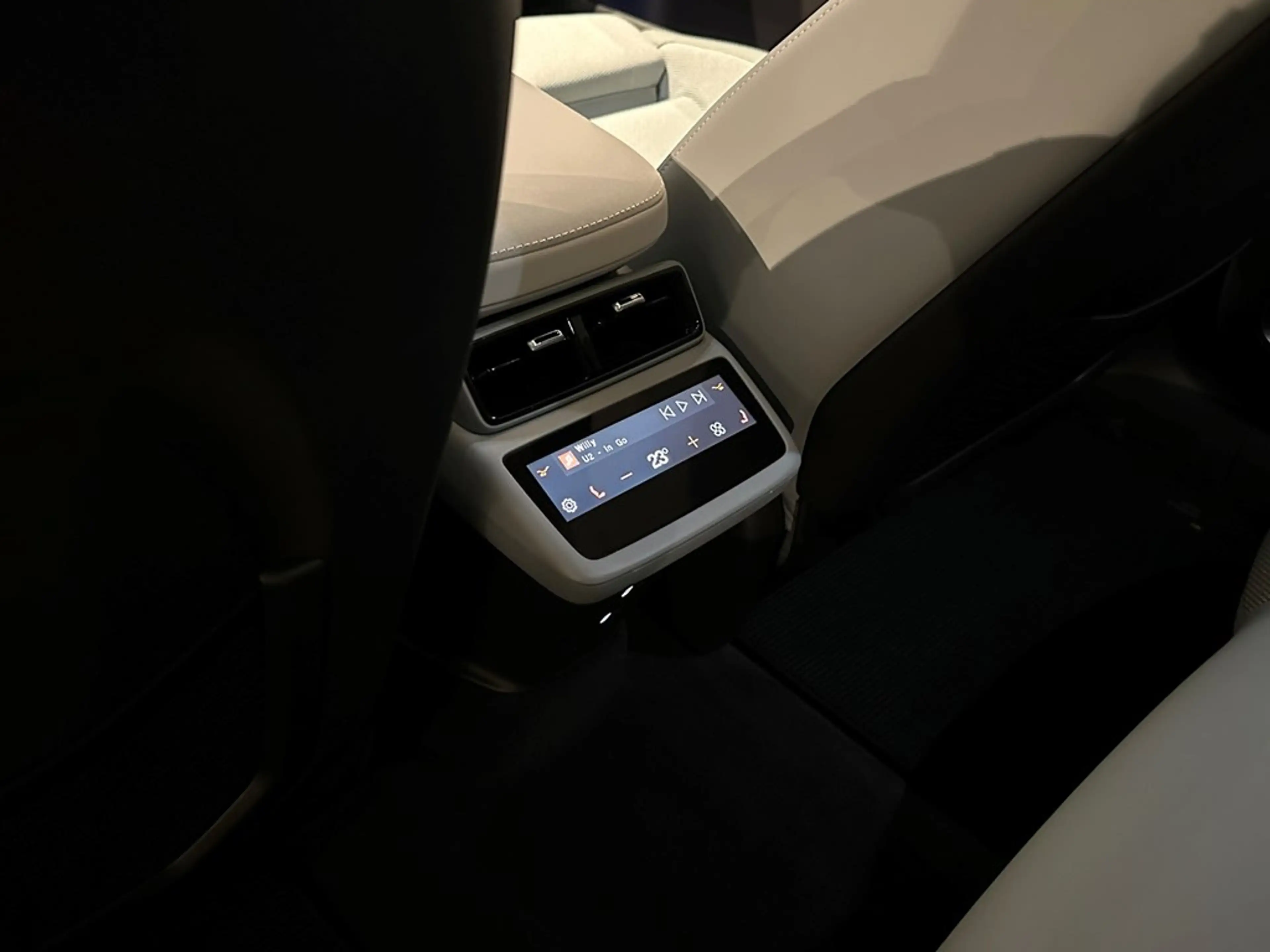 Polestar 4 Long Range PILOT PLUS PACK — photo 7