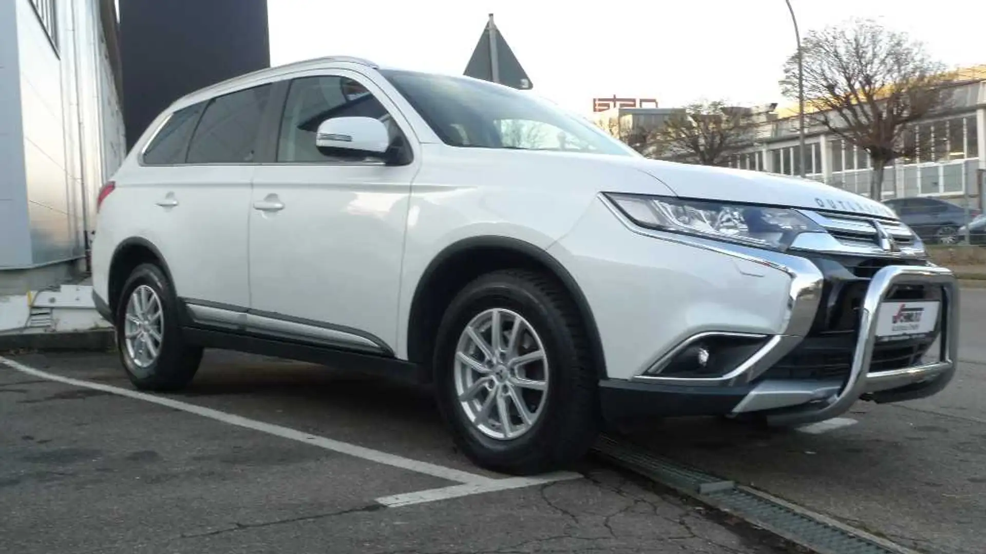 Mitsubishi Outlander TOP 2.2 DI-D 4WD Automatik Leder Euro6 Wit - 2