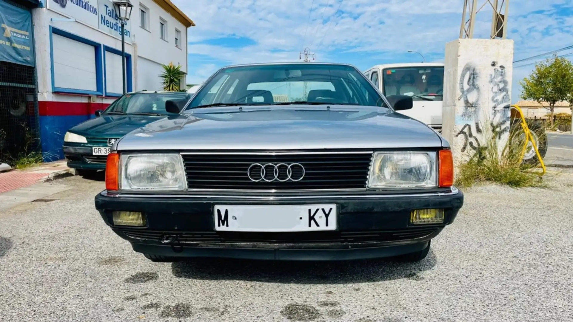 Audi 100 2.2 E Gris - 2