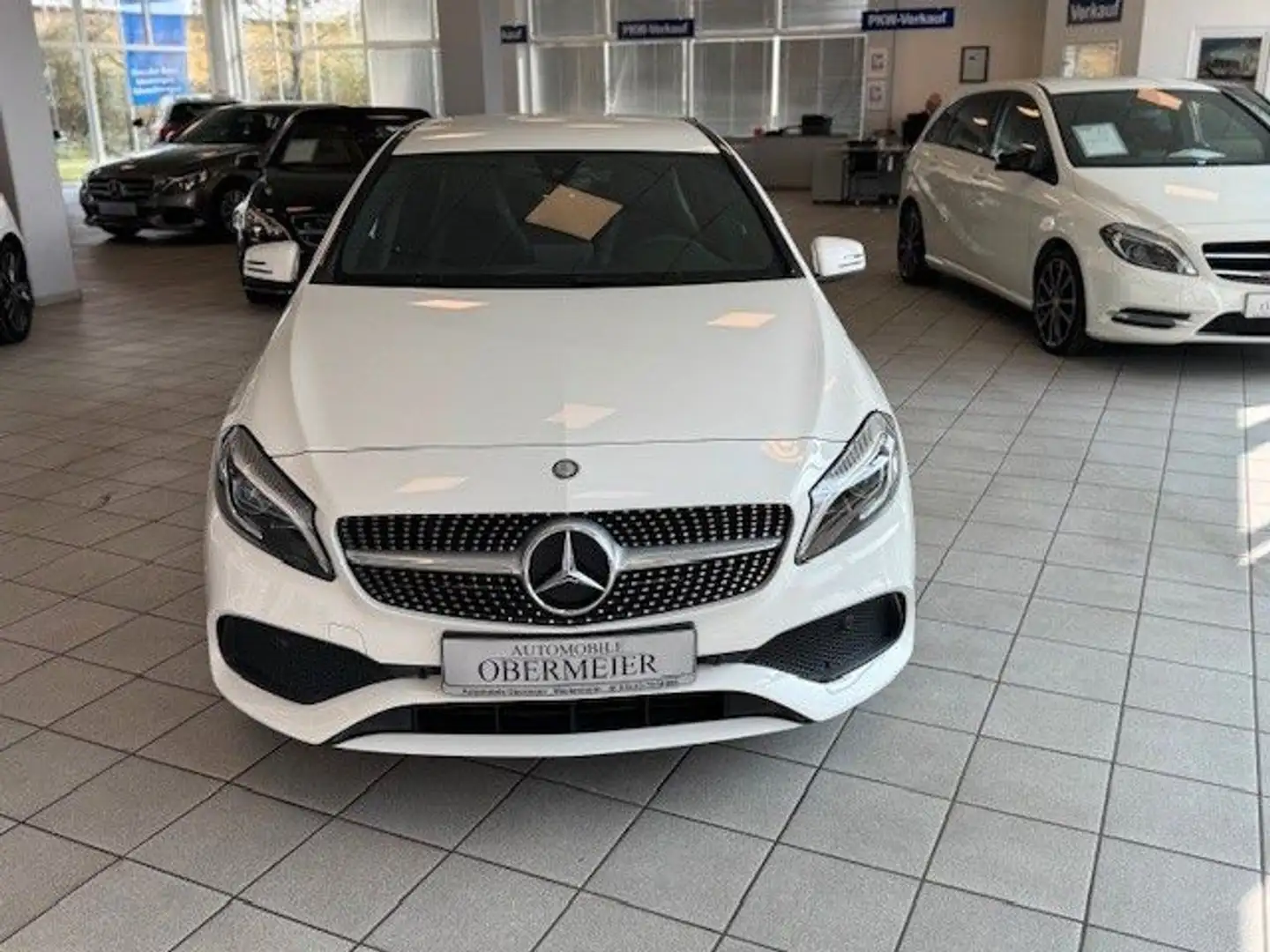 Mercedes-Benz A 200 AMG 7G-DCT LED PTS SHZ Navi White - 2