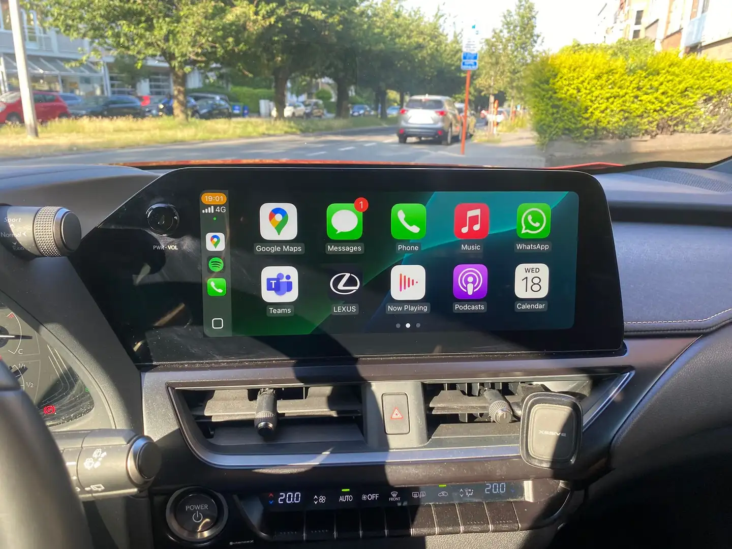 Lexus UX 250h UX 250h 2.0i FWD Business Line Oranje - 2