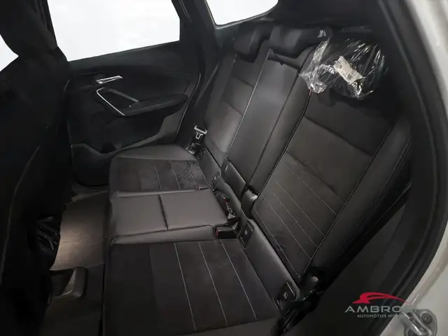 BMW Ix1 view 10