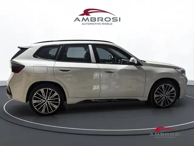 BMW Ix1 view 5