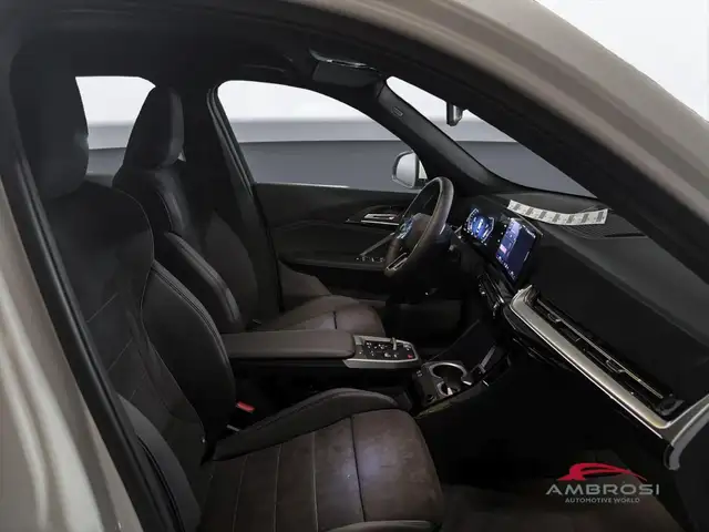 BMW Ix1 view 11