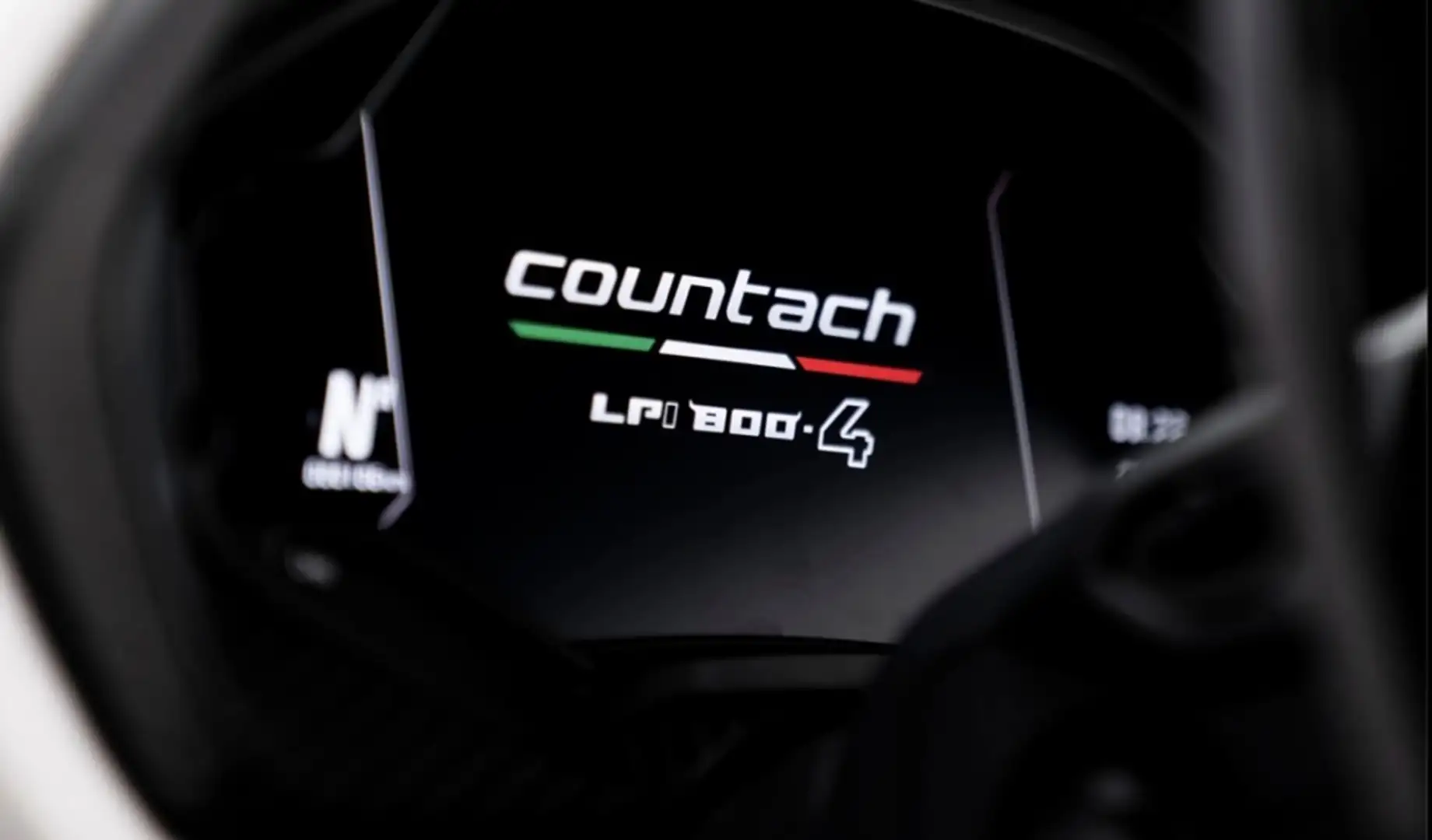 Lamborghini Countach LPI 800-4 Blanc - 2