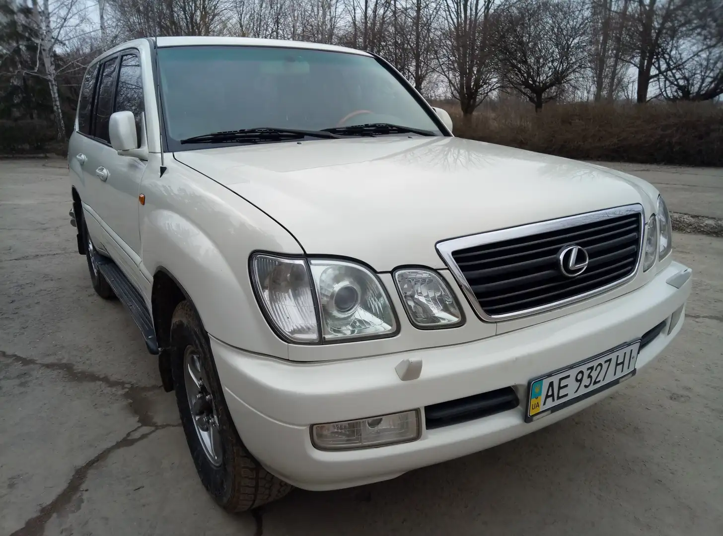Lexus LX 470 White - 2