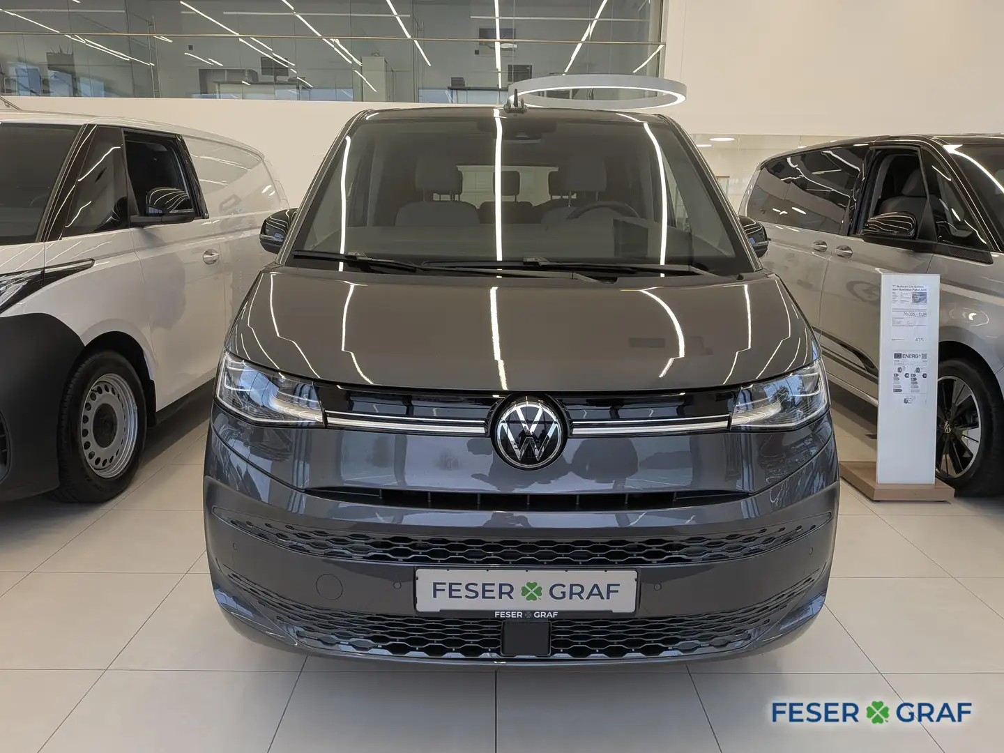 Volkswagen T7 Multivan 2.0 TSI Life Pano AHK Navi IQ.Light Grau - 2