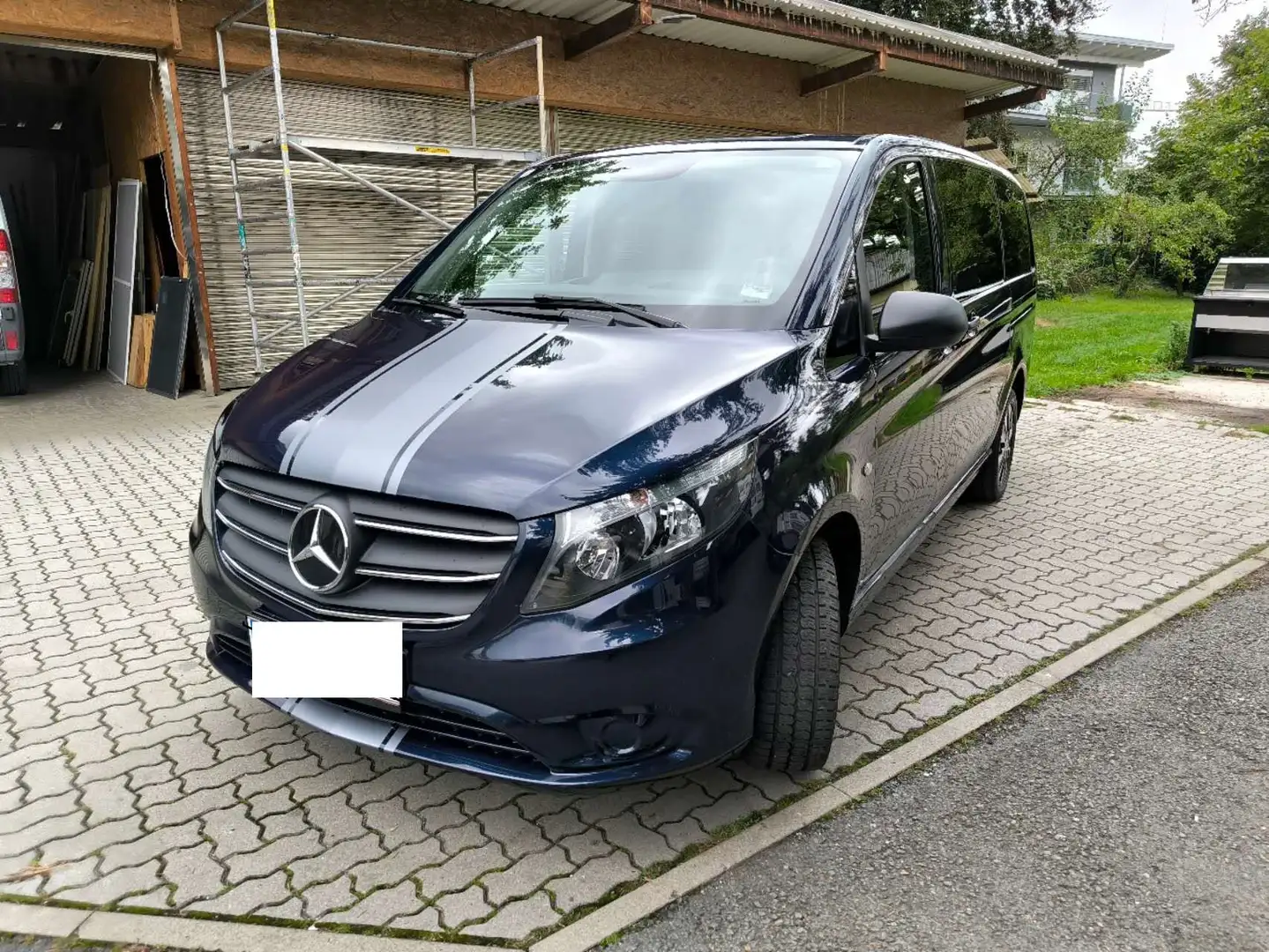 Mercedes-Benz Vito Vito Tourer Pro 114 CDI extralang 4x4 Aut. Blau - 2
