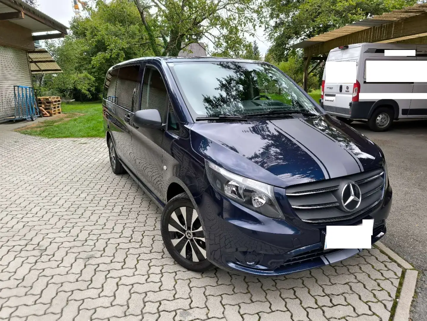 Mercedes-Benz Vito Vito Tourer Pro 114 CDI extralang 4x4 Aut. Blau - 1