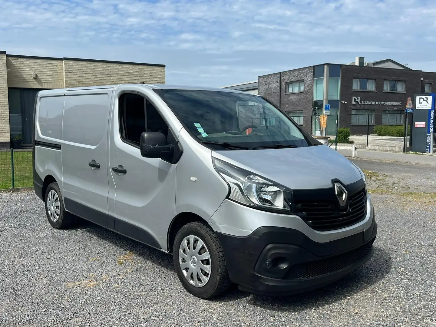 Renault Trafic Trafic L2H1 - NAVI, AIRCO, TREKHAAK, CV, ER, PDC A Grijs - 1
