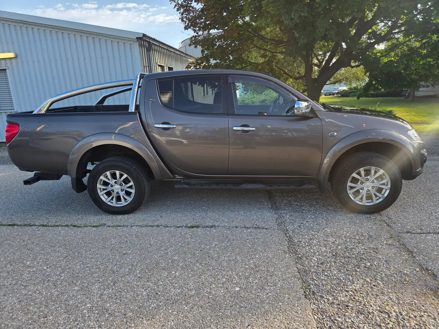 Mitsubishi L200 Braun - 2