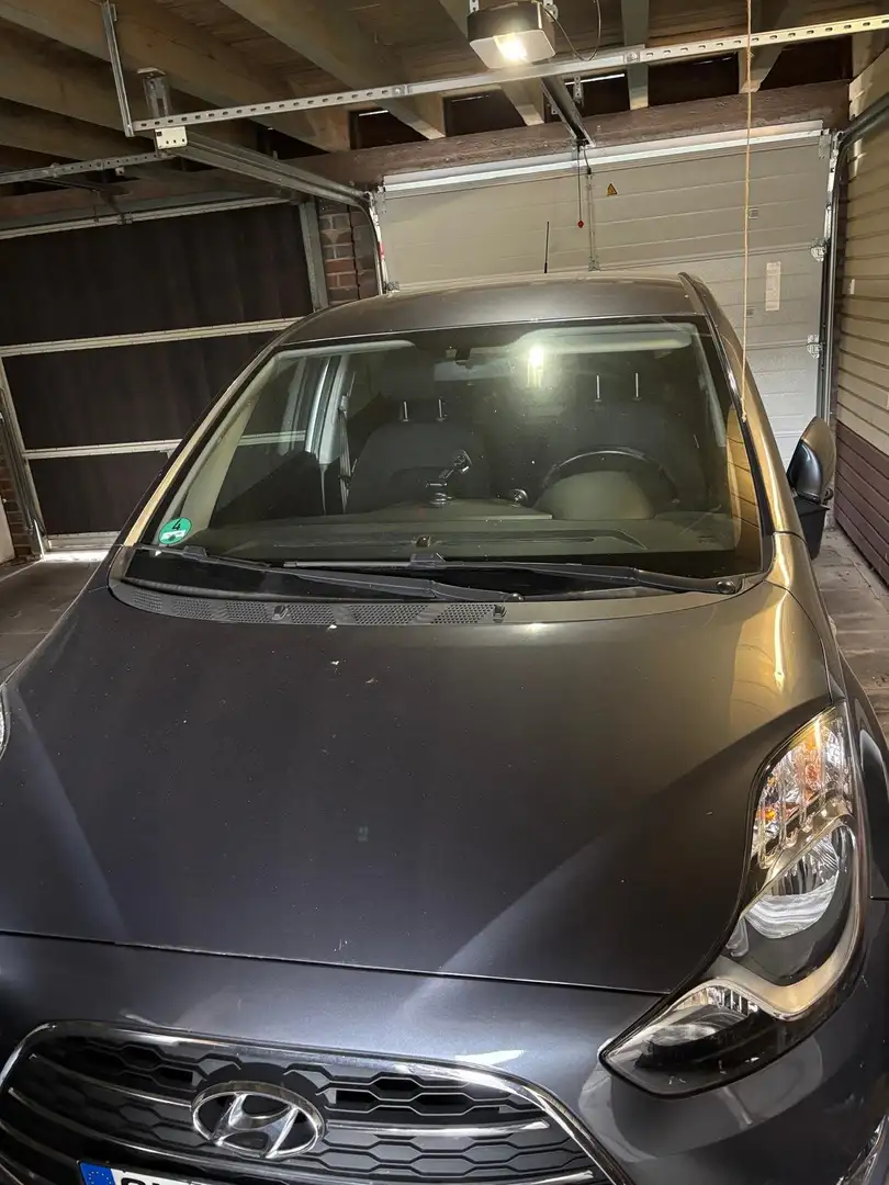 Hyundai iX20 ix20 1.4 blue Classic Grau - 1