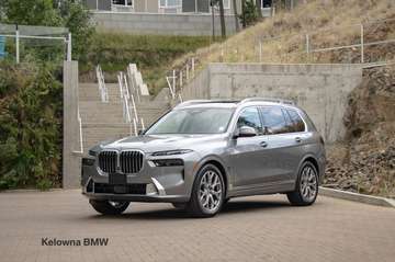 xDrive40i