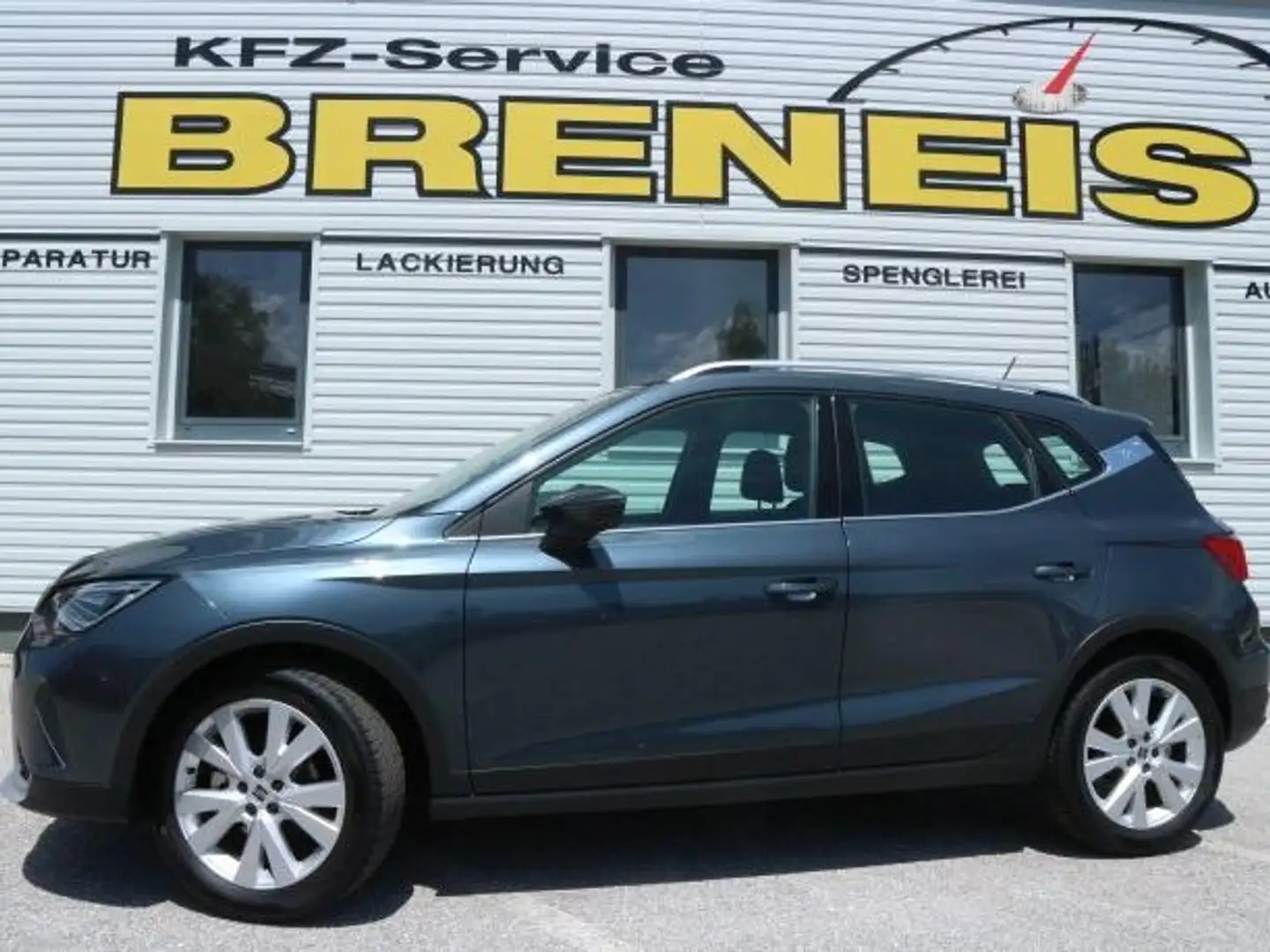 SEAT Arona Xperience 1.0 Eco TSI Grau - 1