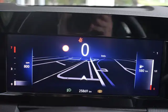 Opel Astra view 8