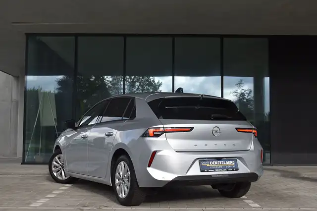 Opel Astra view 6