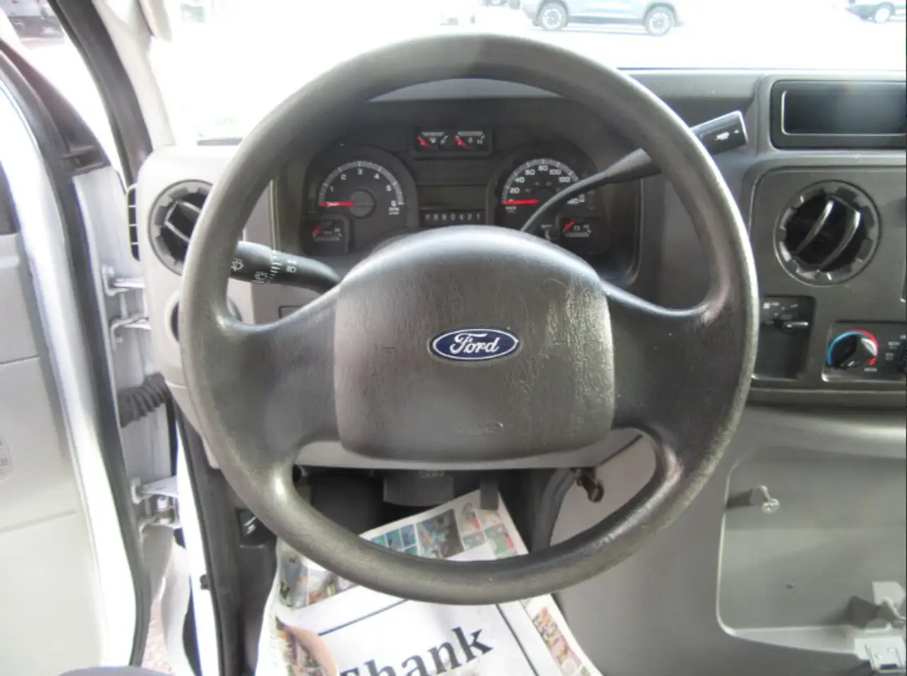 Ford E-450 Super Duty DRW снимка Ford E-450 Super Duty DRW