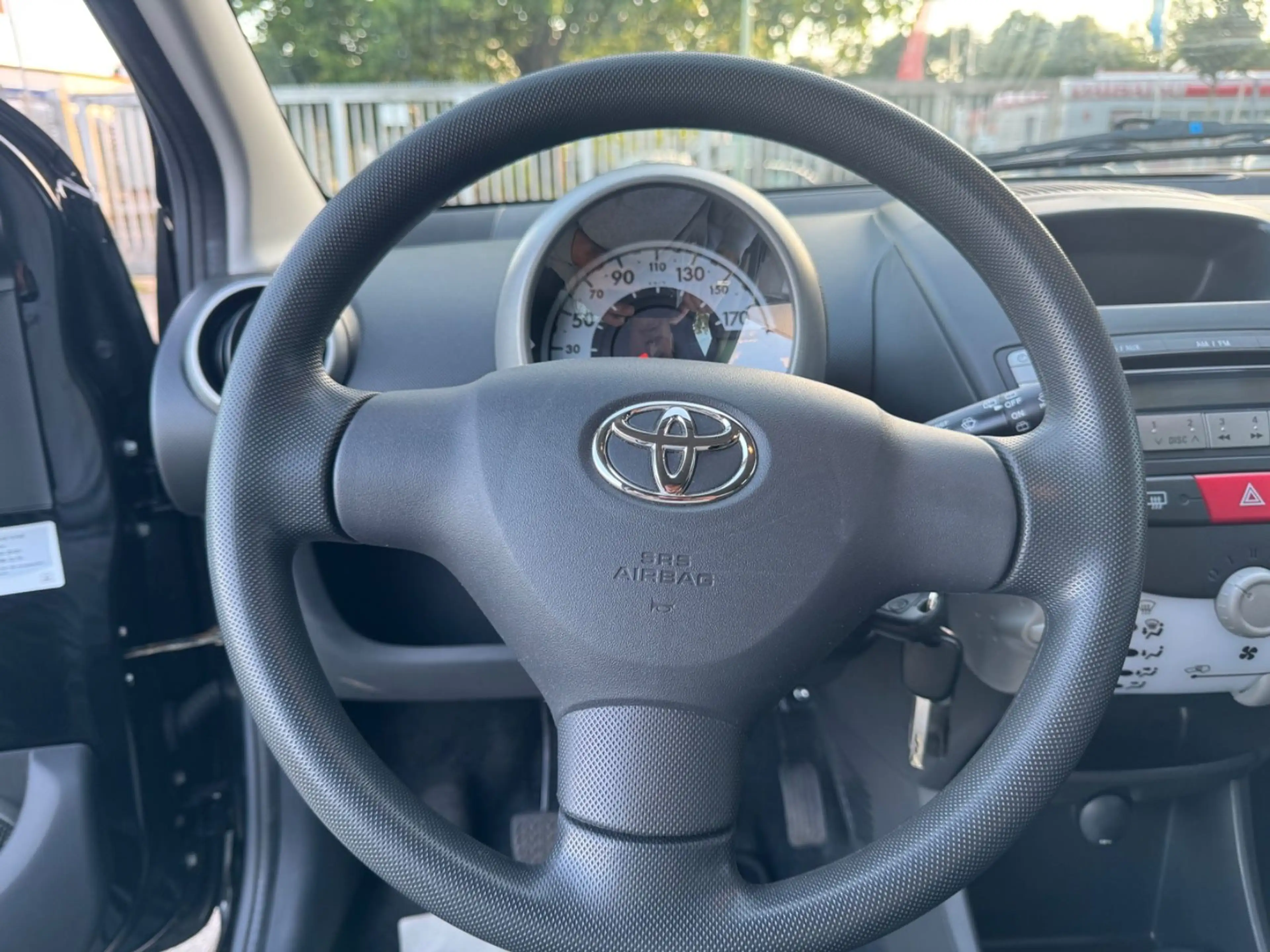 Toyota Aygo KLIMA TÜV NEU WENIG KM ERSTE HAND — photo 10