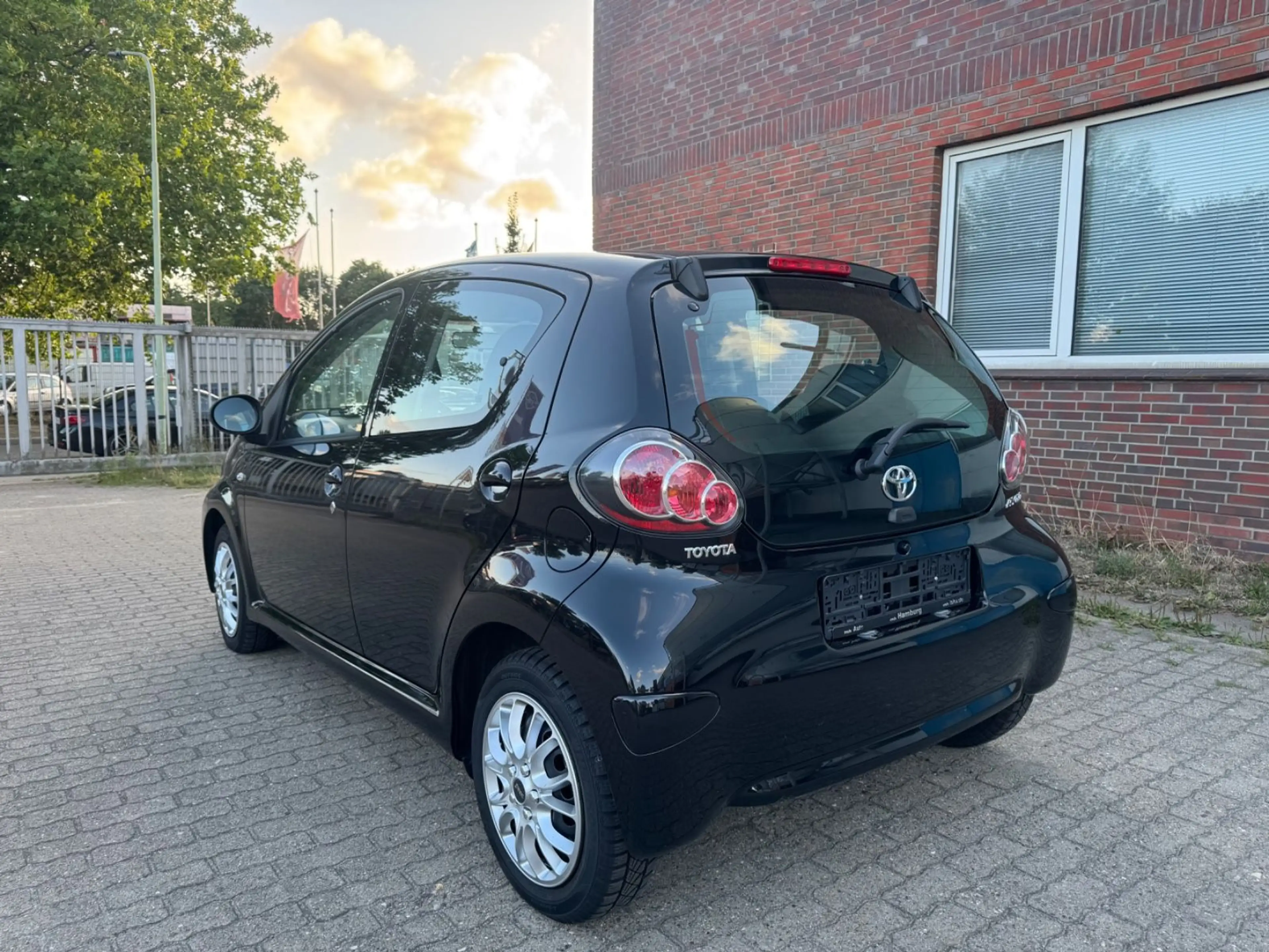 Toyota Aygo KLIMA TÜV NEU WENIG KM ERSTE HAND — photo 5