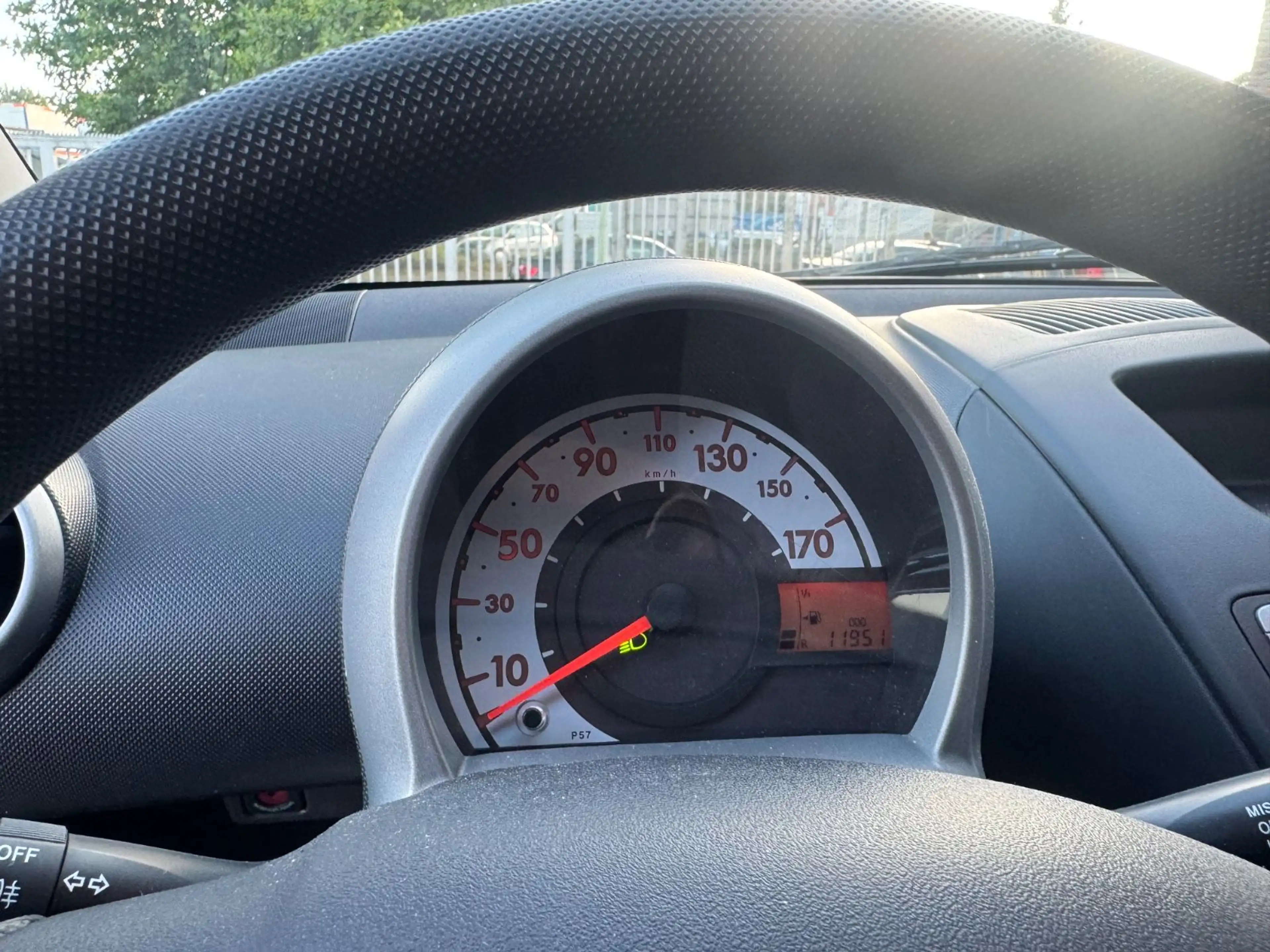 Toyota Aygo KLIMA TÜV NEU WENIG KM ERSTE HAND — photo 11