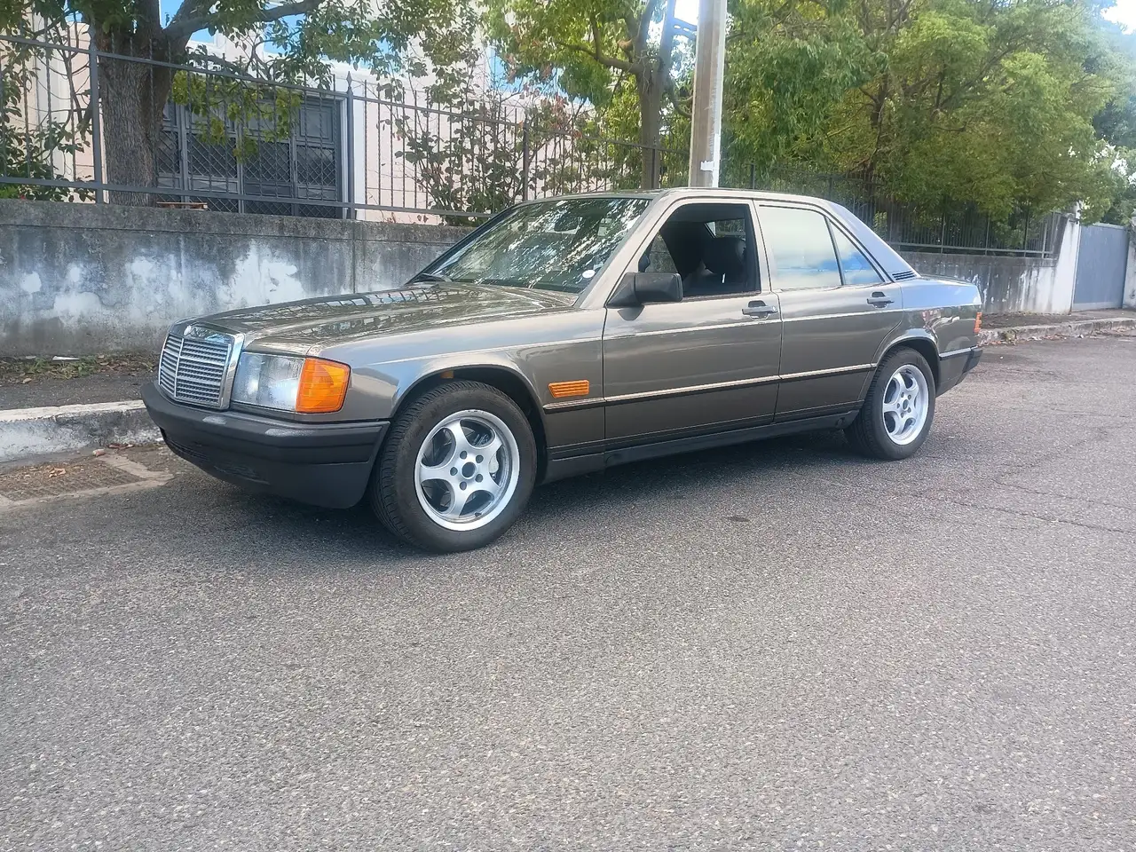 Mercedes-Benz 190 2.0 E 122cv, foto 3