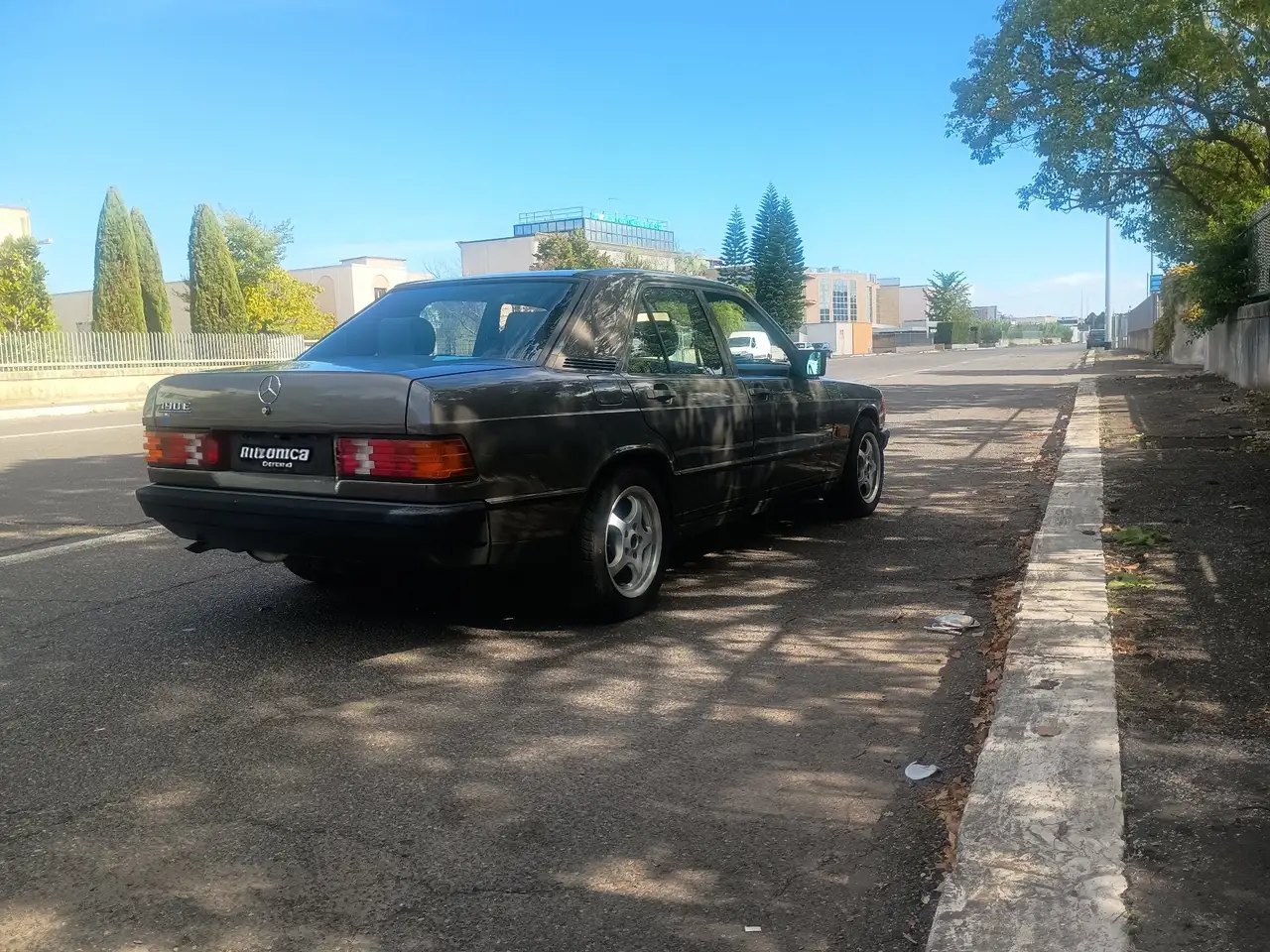 Mercedes-Benz 190 2.0 E 122cv, foto 5