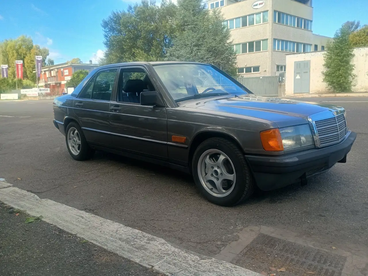 Mercedes-Benz 190 2.0 E 122cv, foto 2