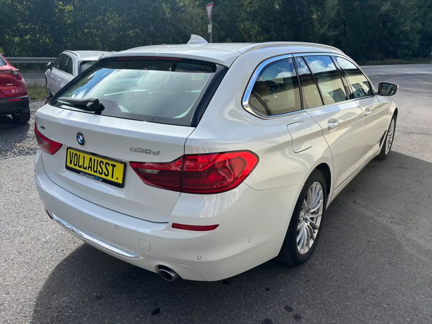 BMW 530 d touring xDrive Luxury *HEAD/UP*LED*PANO* Blanc - 2