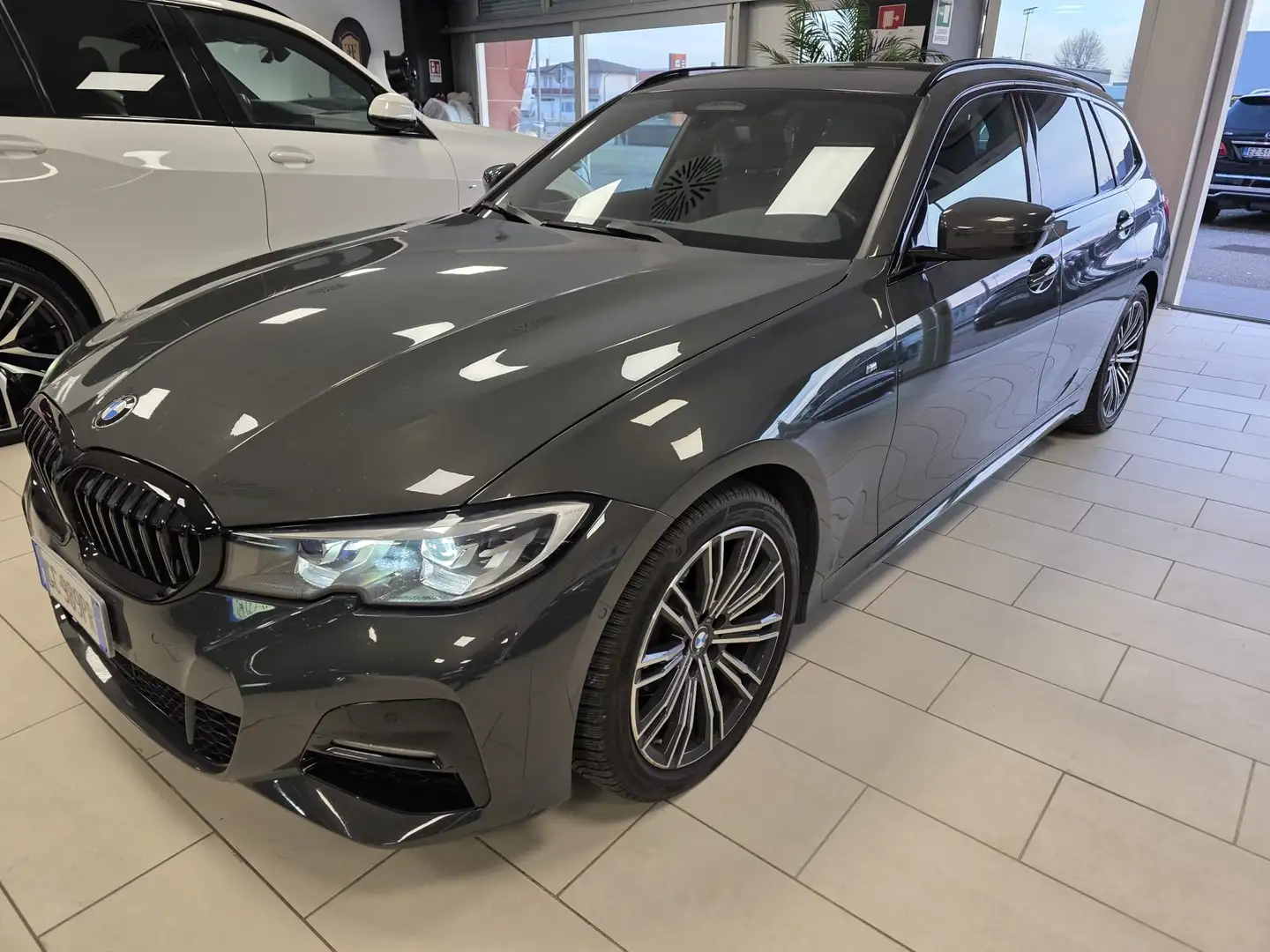 BMW 320 320d Touring mhev 48V xdrive Msport auto Gri - 1