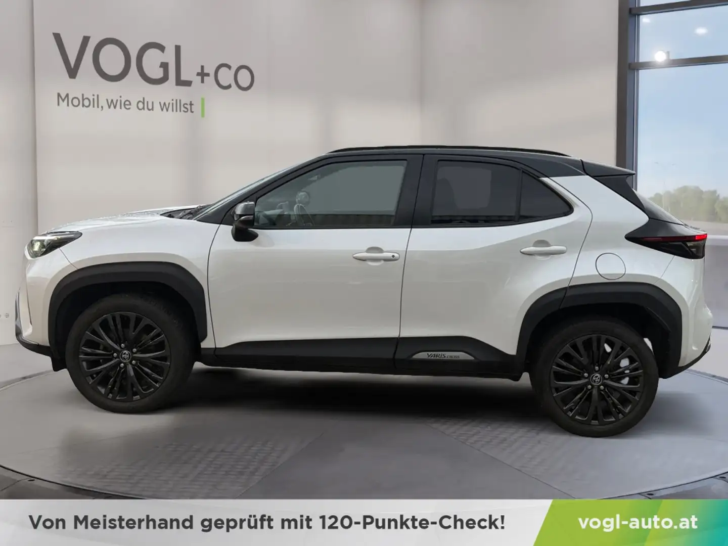 Toyota Yaris Cross 1,5 VVT-i Hybrid AWD Adventure Weiß - 2