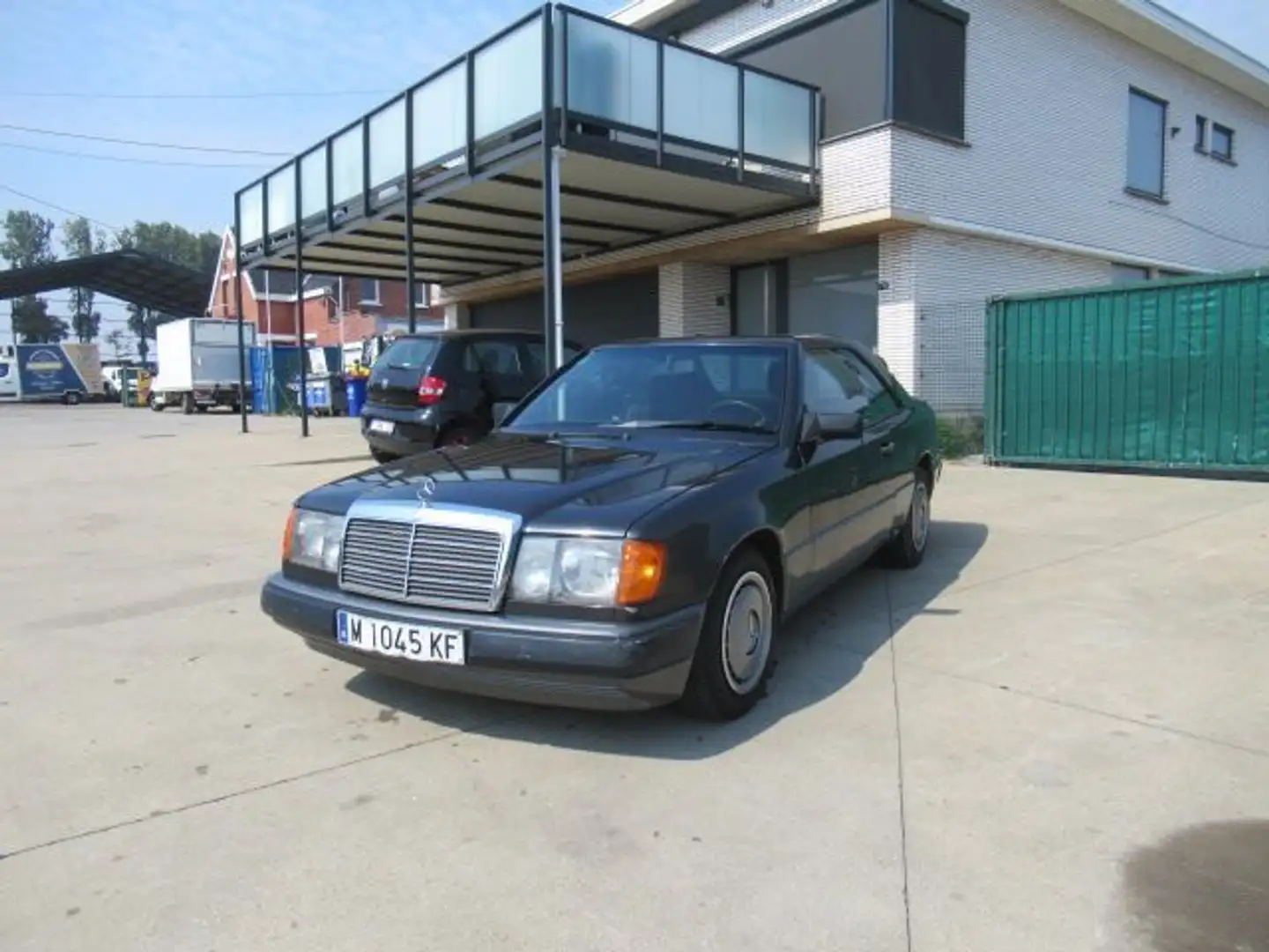 Mercedes-Benz 300 124 Чорний - 1