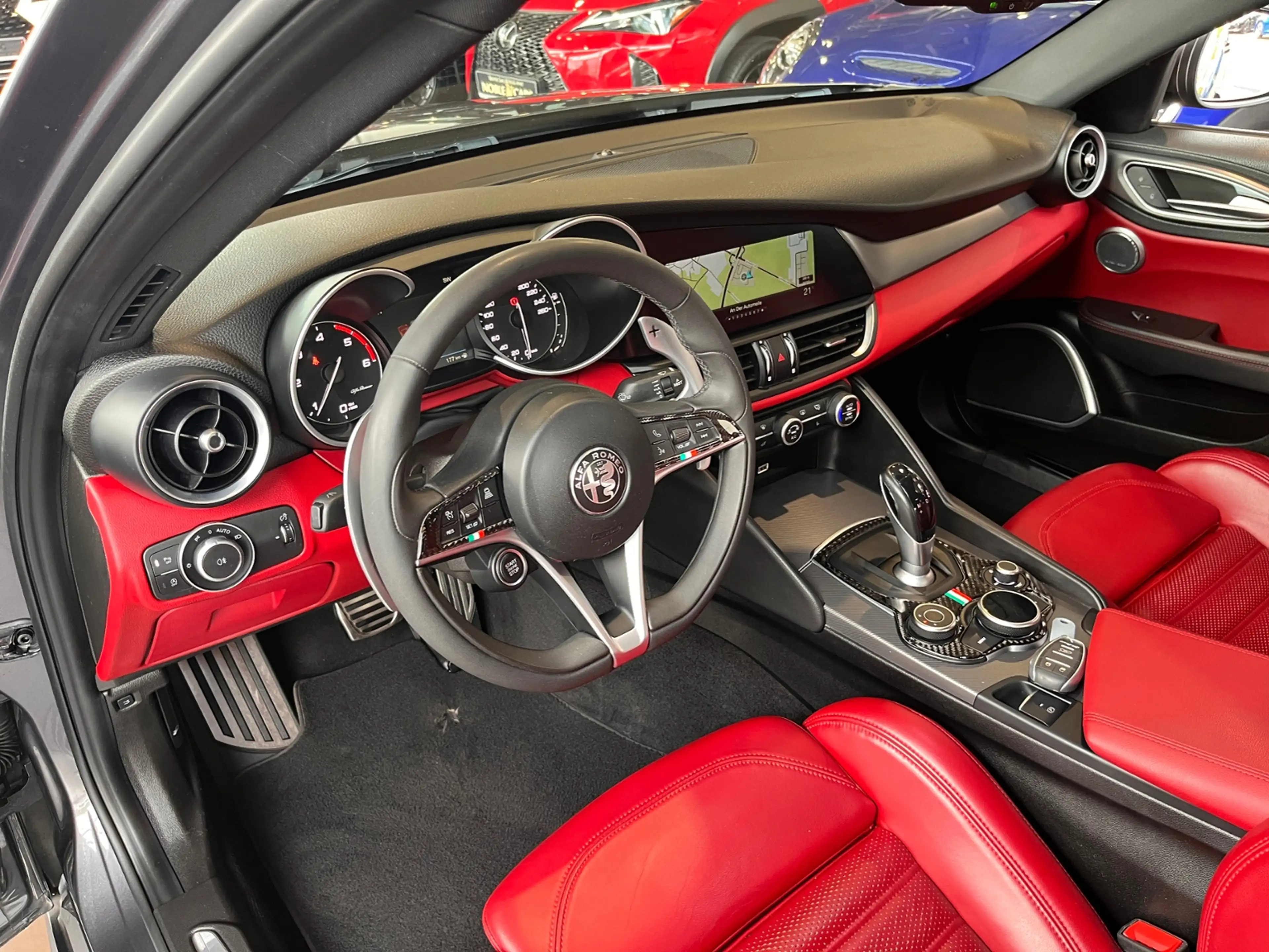 Alfa Romeo Giulia Super H/K LEDER XEN NAV ACC RFK ALU — photo 9
