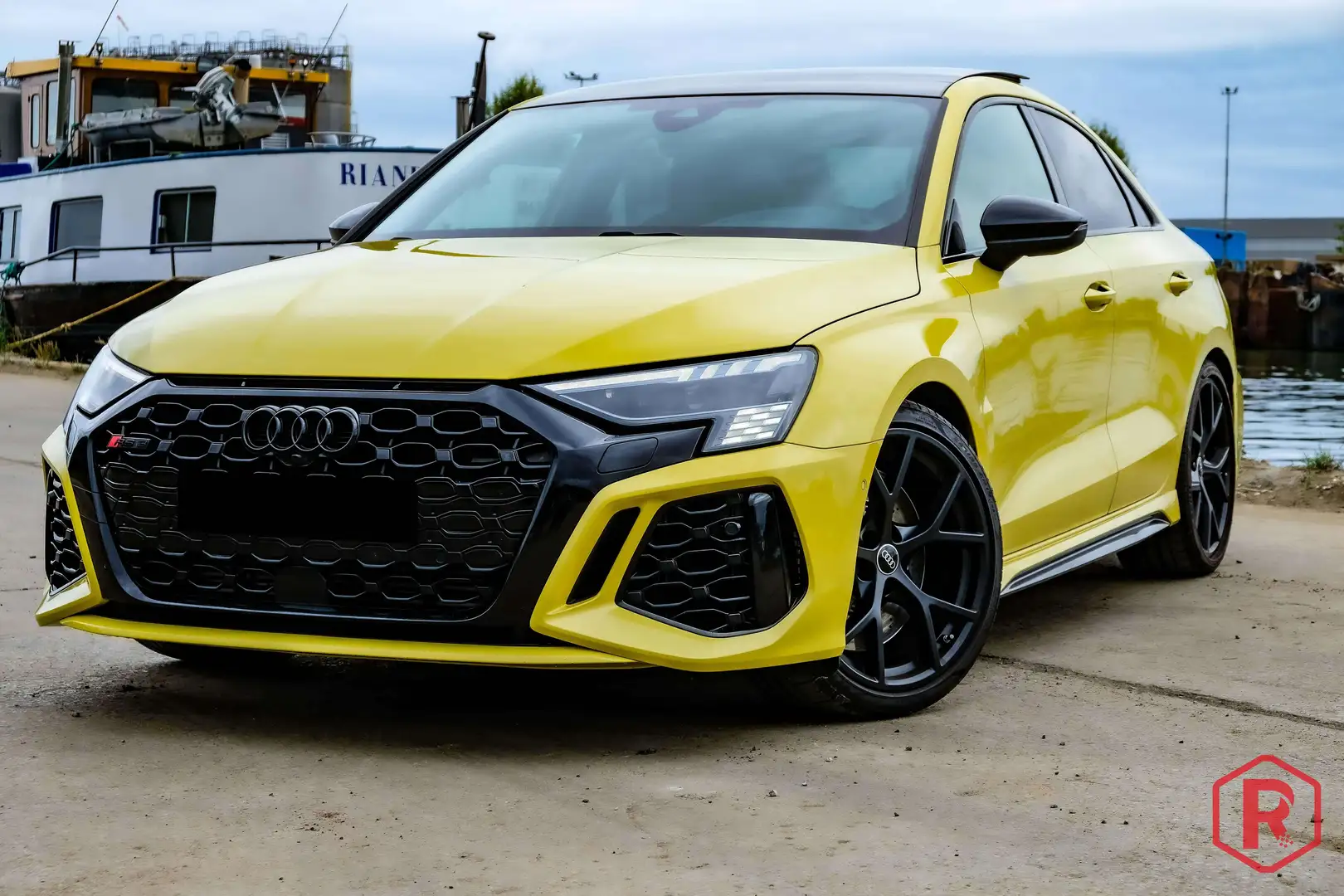 Audi RS3 Limousine 400pk OpenDak Bang\u0026Olufsen Camera Jaune - 1