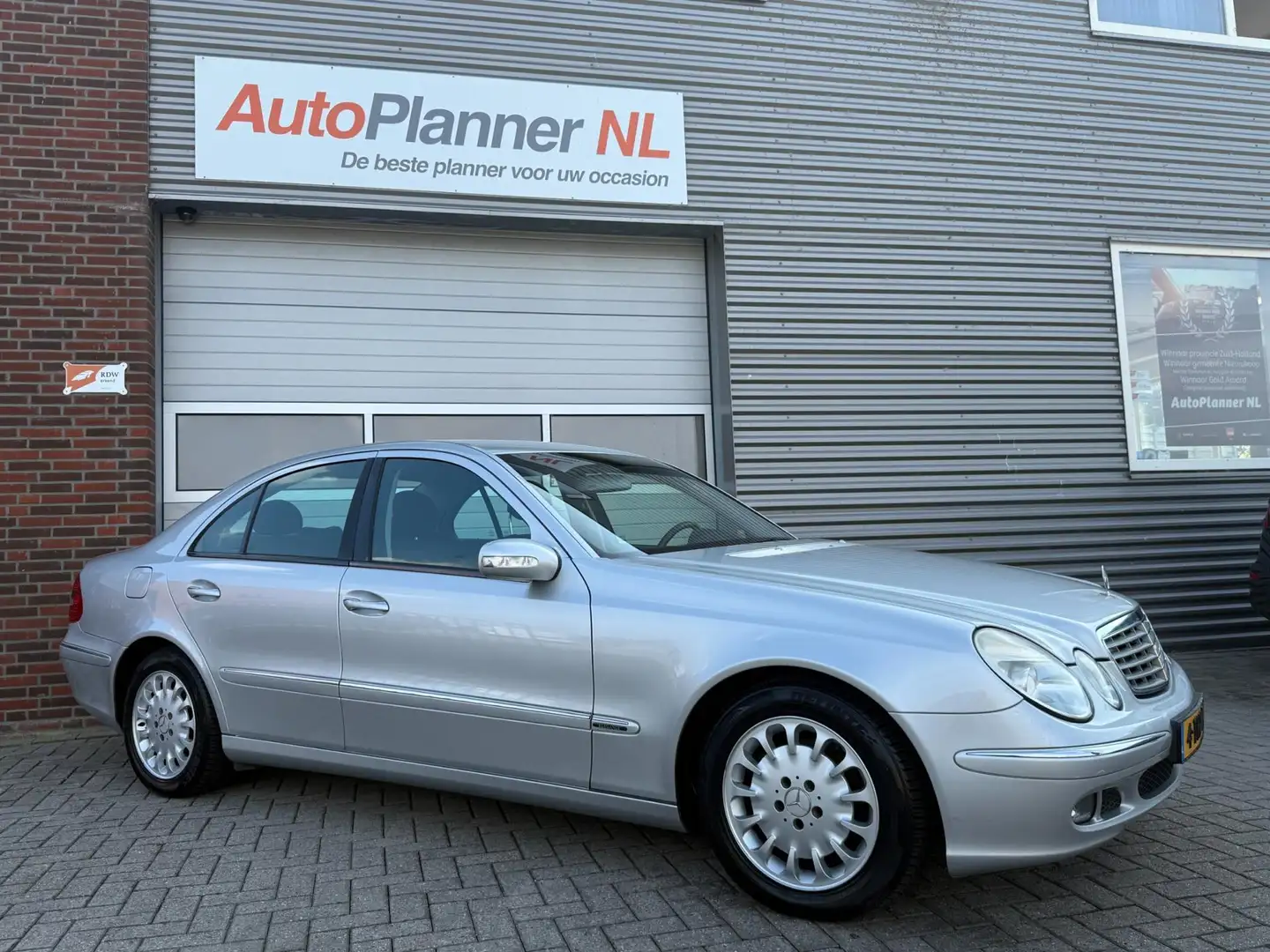 Mercedes-Benz E 220 CDI Avantgarde! Clima! Cruise! Grijs - 2