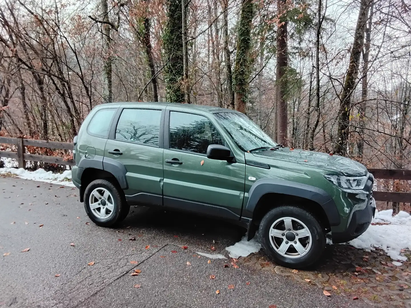 Lada Niva Niva 1.7i Grün - 1