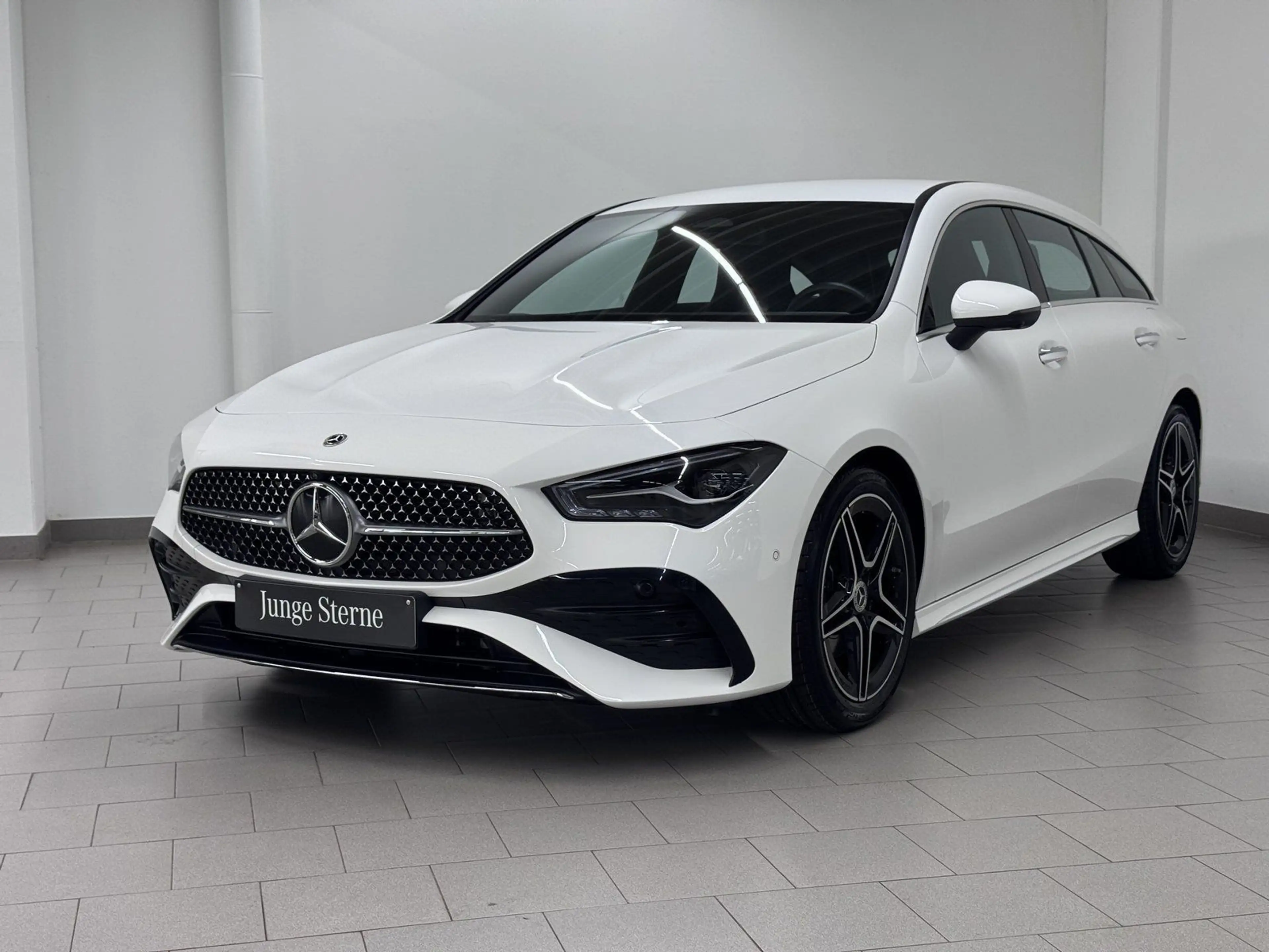 Mercedes-Benz CLA 180 AMG+DISTR+KEYLESS+LED+NAVI+360°+AMBIE — photo 6