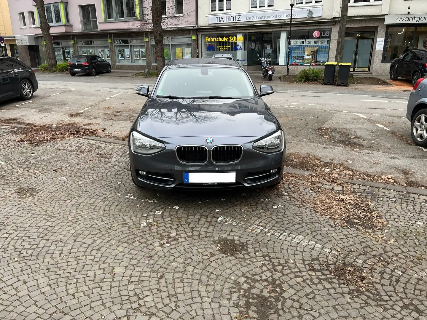 BMW 118 1er 118d Sport Line inkl. Alu-Winterreifen Grau - 1