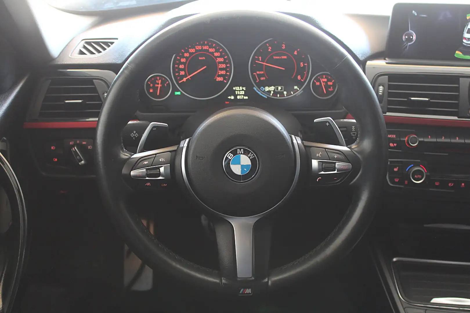 BMW 320 d Limousine F30 N47 M - Paket Schwarz - 2