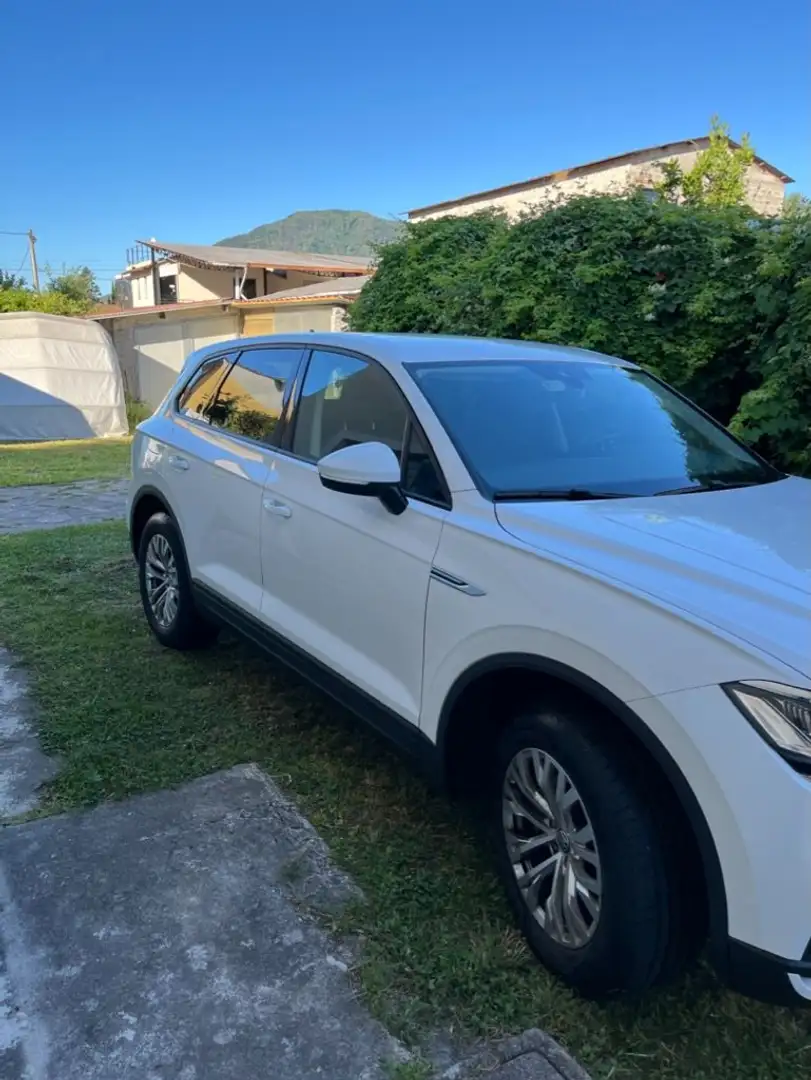 Volkswagen Touareg Touareg III 2018 3.0 V6 tdi Style 231cv tiptronic Bianco - 2