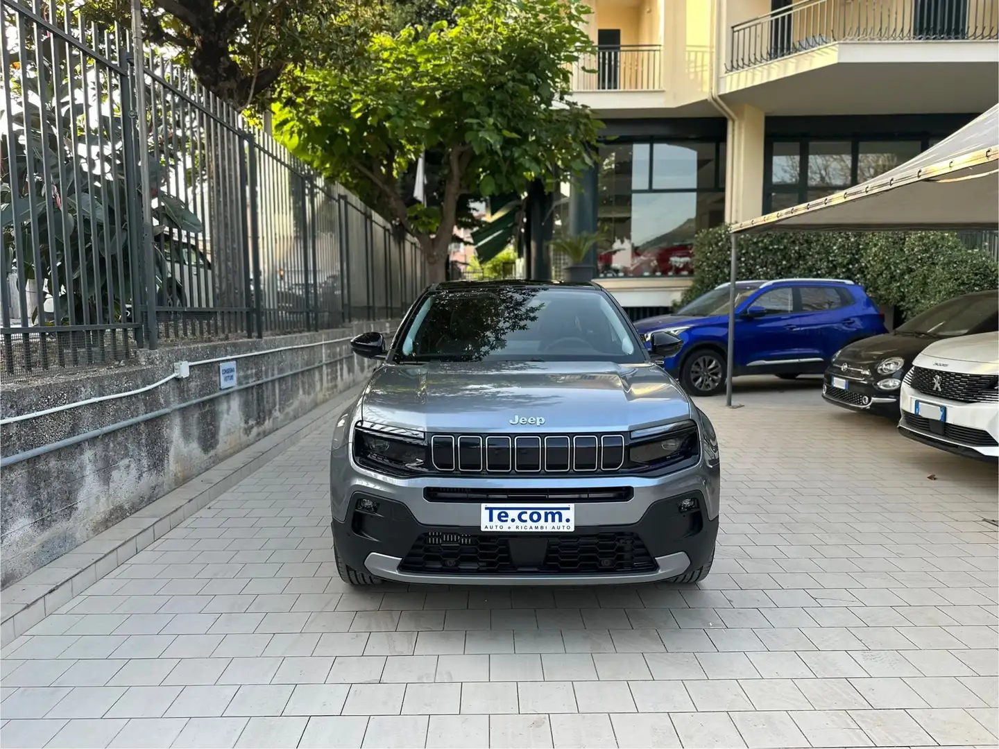 Jeep Avenger 1.2 turbo e-hybrid mhev Summit 110cv edct6 KM ZERO Grigio - 2