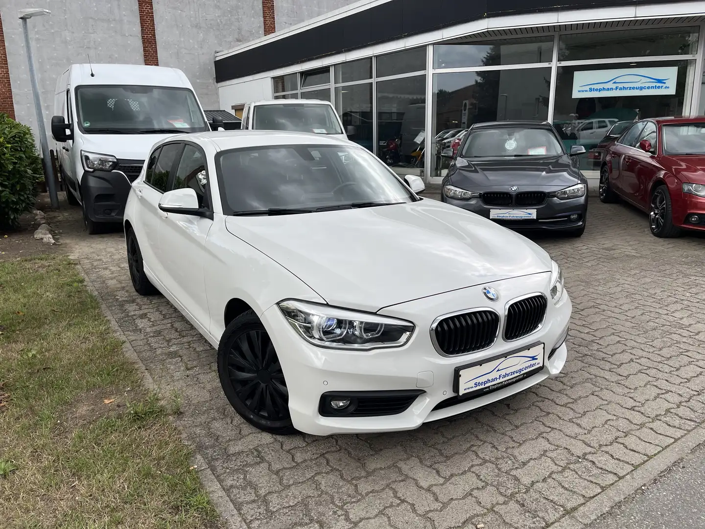BMW 118 118 i Advantage aus1.Hand,Lückl.-BMW-Scheckh. White - 1