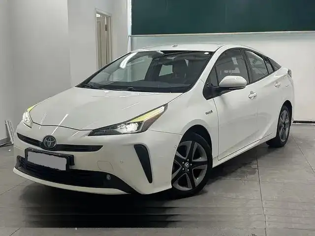Toyota Prius 1.8h Lounge awd-i ecvt my20