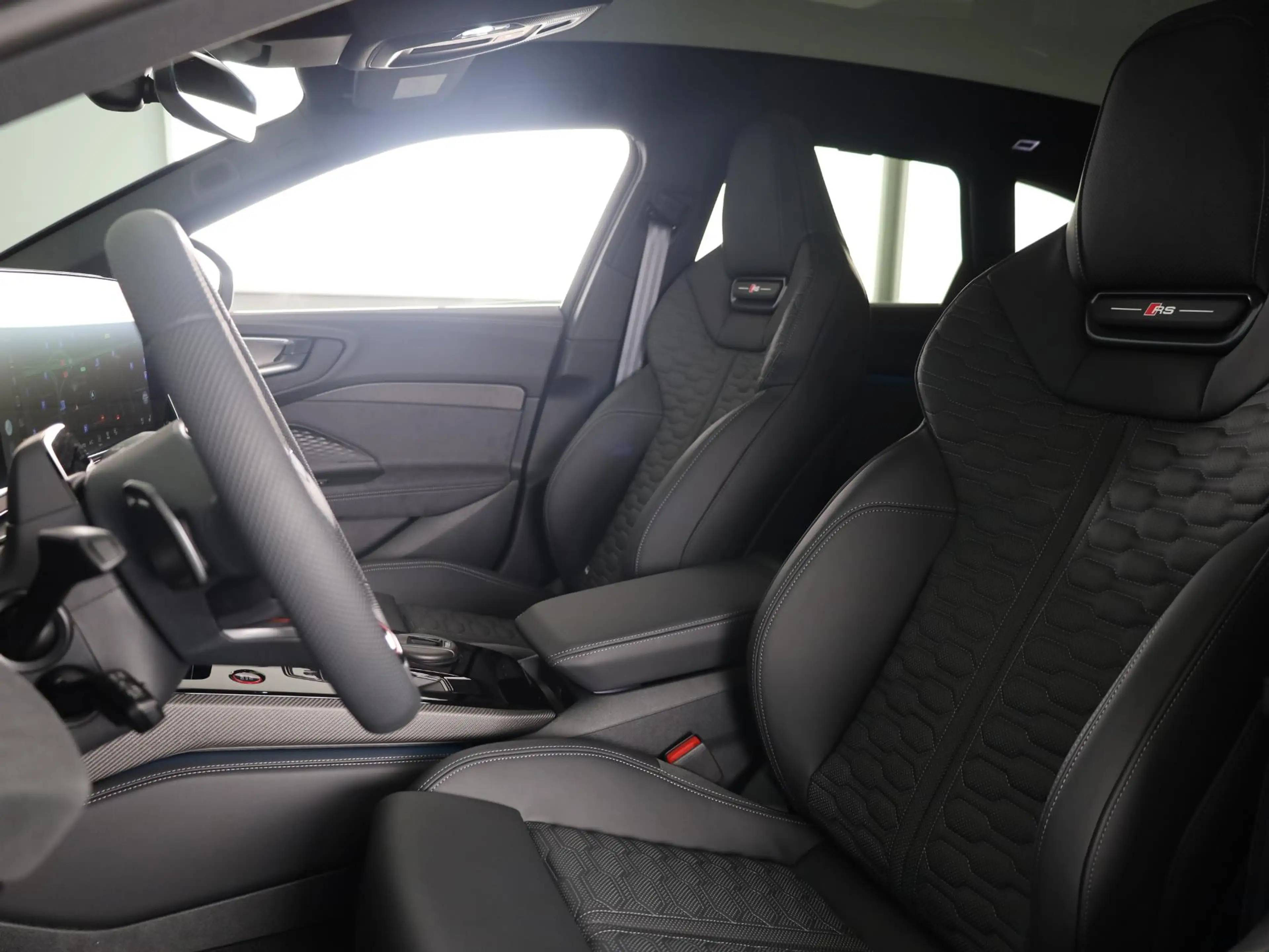 Audi RS5 Avant e-hybrid 470 kW/639 pk | RS keramische remme — photo 6
