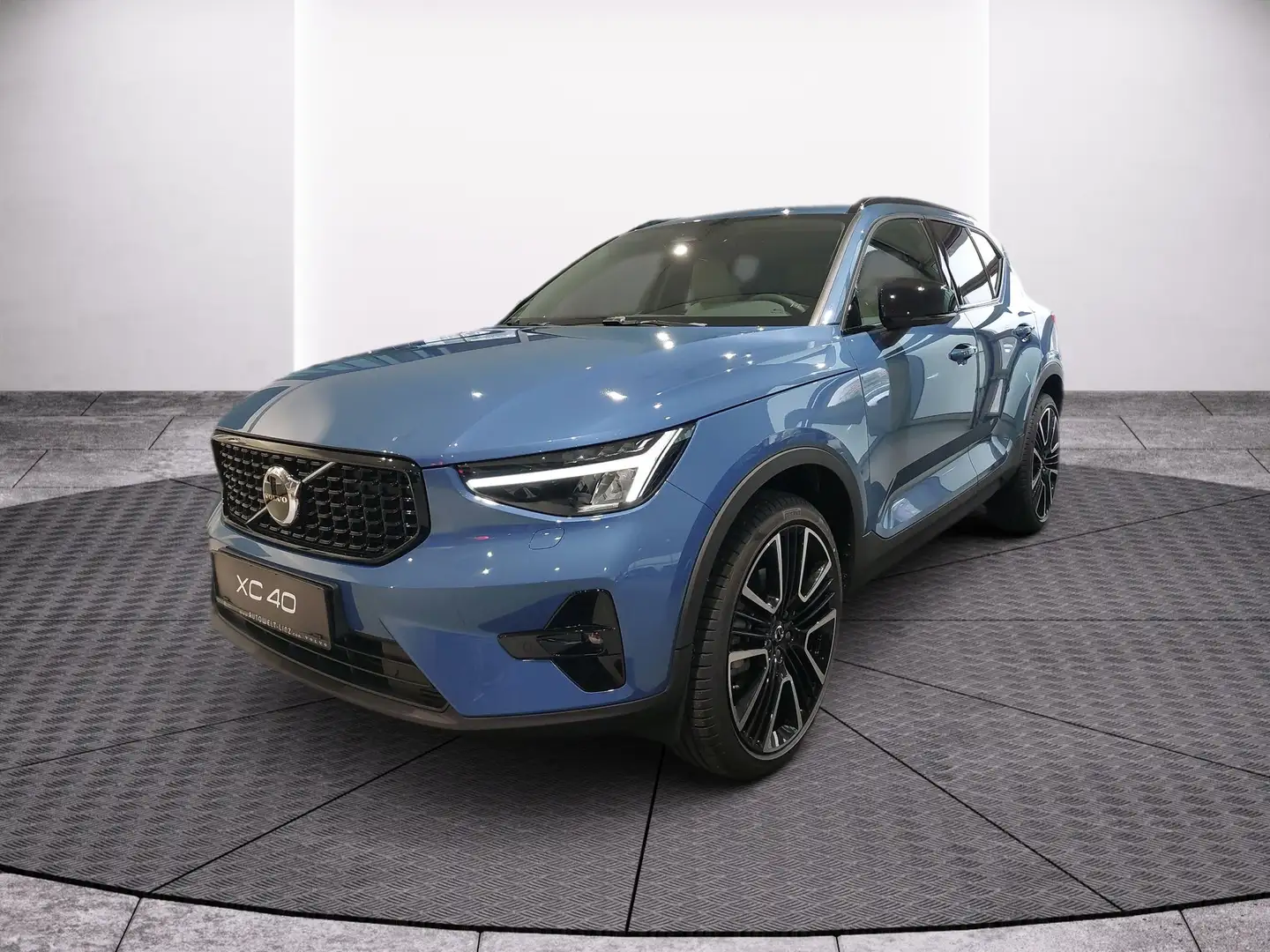 Volvo XC40 B3 Ultimate Dark Aut. FLA W-Paket KlimaA Blau - 2