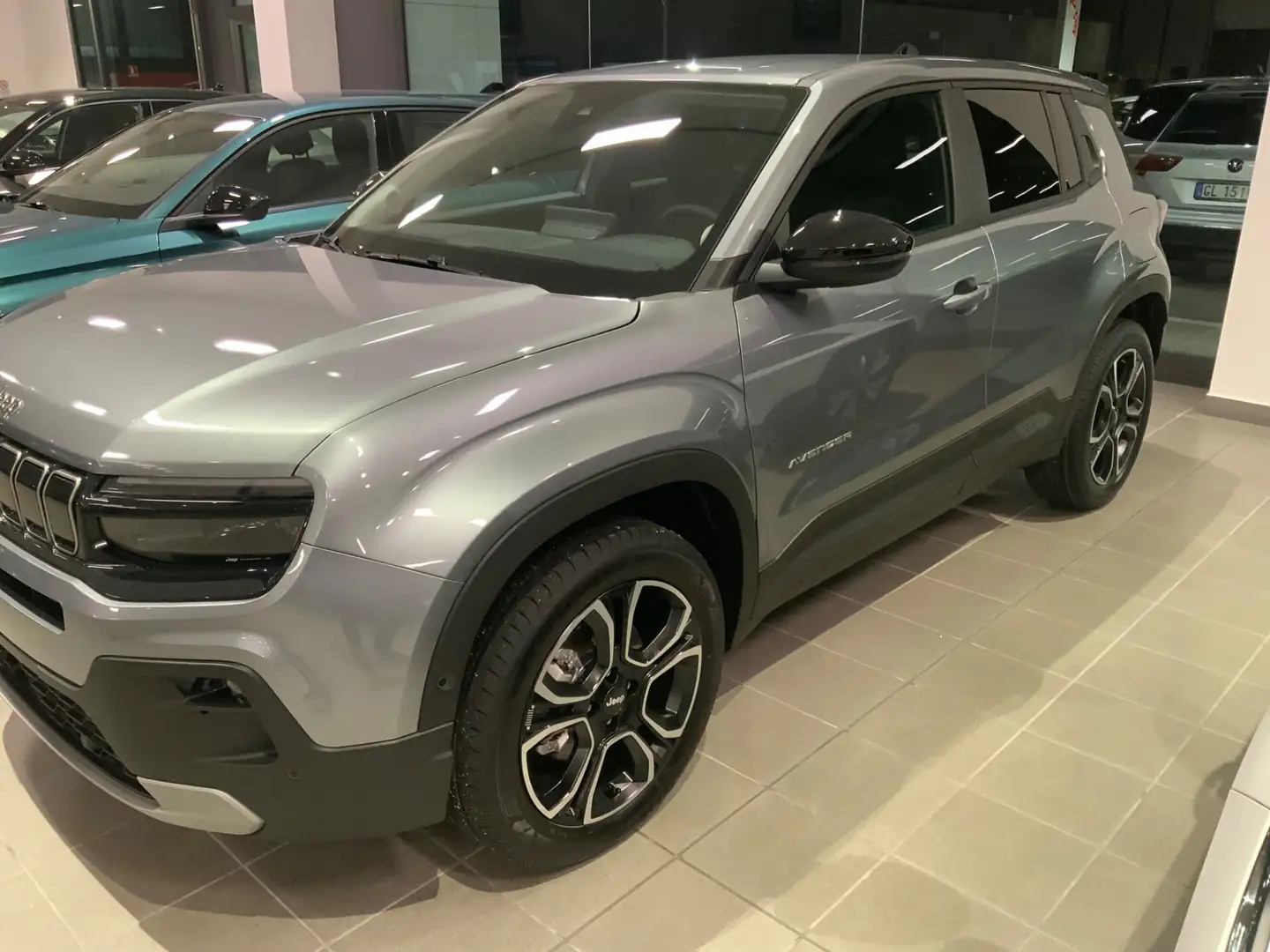 Jeep Avenger 1.2 Turbo MHEV Summit Grey - 2