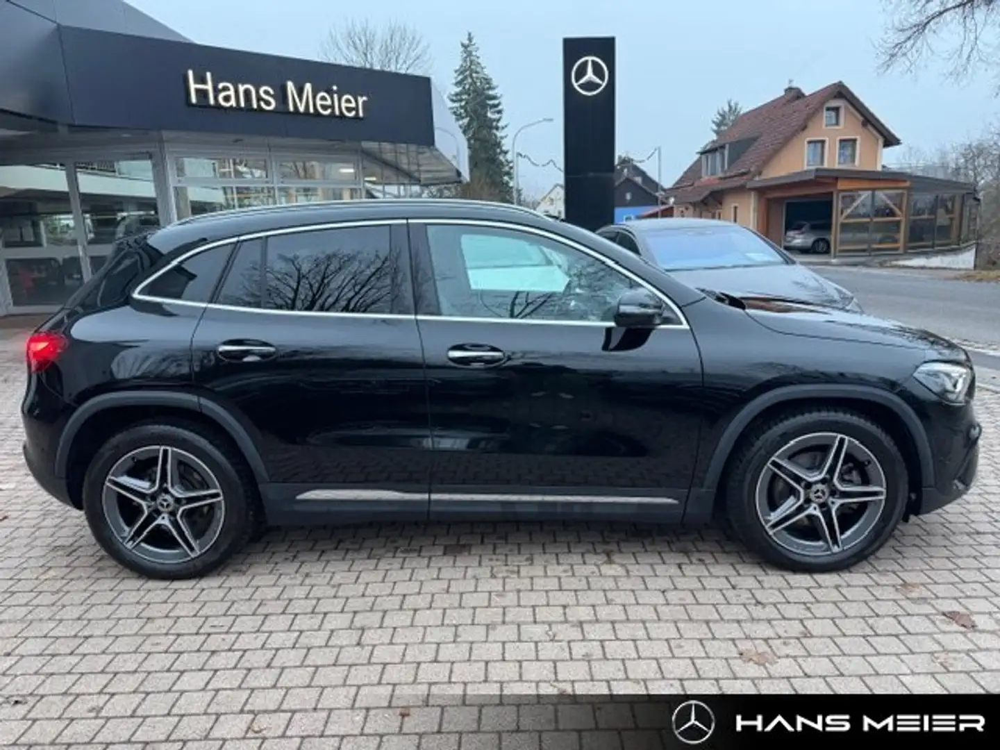 Mercedes-Benz GLA 220 GLA 220 d 4M Progressive AMG-Räder Multibeam LED Schwarz - 2