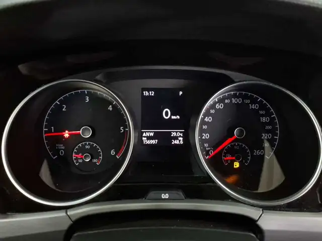 Volkswagen Touran view 11